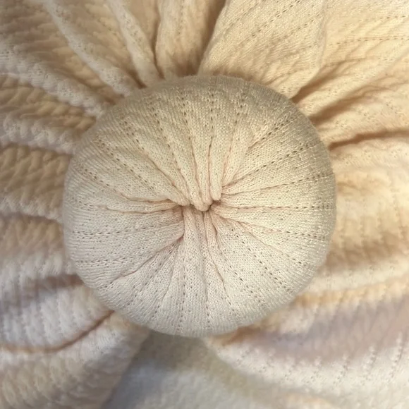 🛍 New 🛍 Cute Little Girls Turban with Bun Size 0-6 Months 🛍 - Picture 2 of 5